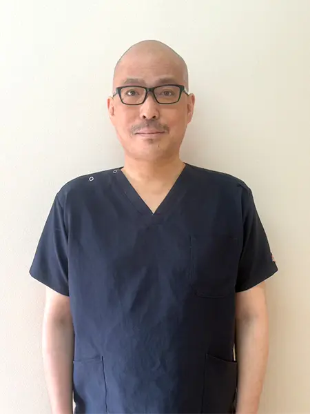 院長 亀之園 俊介