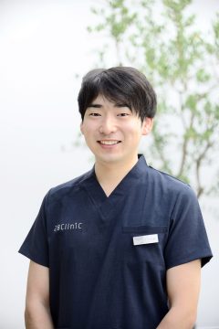 28CliniC 野上歯科医院 歯科医師 赤池 英輔