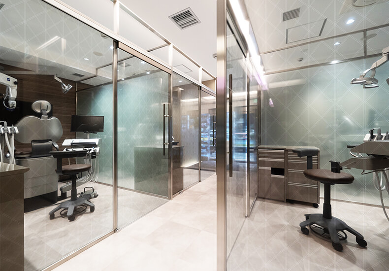 YASUOKA DENTAL OFFICE UMEDAの写真2